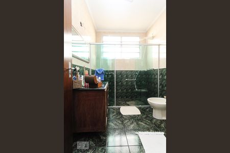 Casa à venda com 450m², 3 quartos e 3 vagas Casa à venda com 450m², 3 quartos e 3 vagasBanheiro