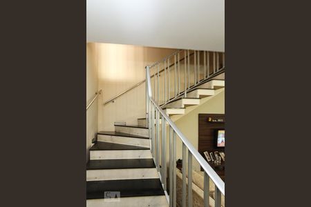 Casa à venda com 450m², 3 quartos e 3 vagas Casa à venda com 450m², 3 quartos e 3 vagasescada interna