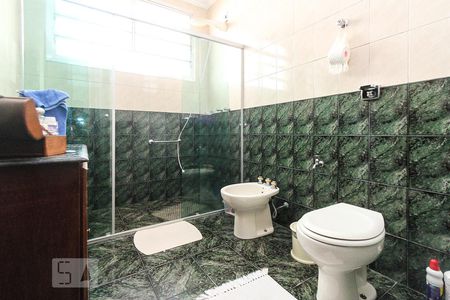 Casa à venda com 450m², 3 quartos e 3 vagas Casa à venda com 450m², 3 quartos e 3 vagasBanheiro