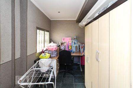 Casa à venda com 450m², 3 quartos e 3 vagas Casa à venda com 450m², 3 quartos e 3 vagasescritório