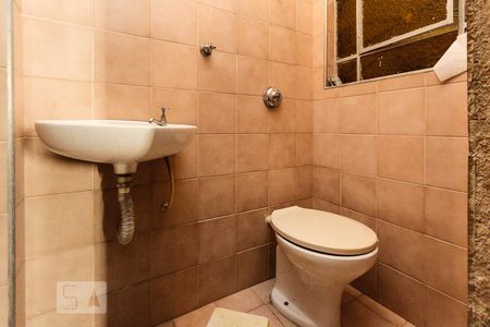 Casa à venda com 450m², 3 quartos e 3 vagas Casa à venda com 450m², 3 quartos e 3 vagasBanheiro de Serviço 02