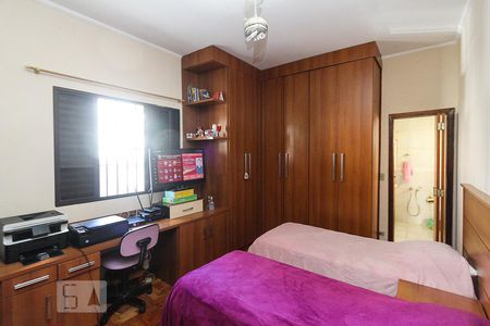 Casa à venda com 450m², 3 quartos e 3 vagas Casa à venda com 450m², 3 quartos e 3 vagasQuarto 01