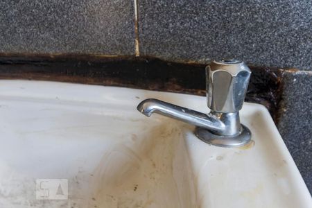 Banheiro Social de kitnet/studio para alugar com 2 quartos, 45m² em Vila Guarani, São Paulo