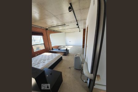 Quarto de kitnet/studio para alugar com 1 quarto, 70m² em Jardim Fonte do Morumbi, São Paulo