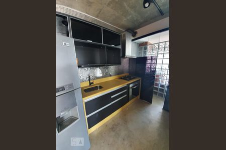 Cozinha de kitnet/studio para alugar com 1 quarto, 70m² em Jardim Fonte do Morumbi, São Paulo