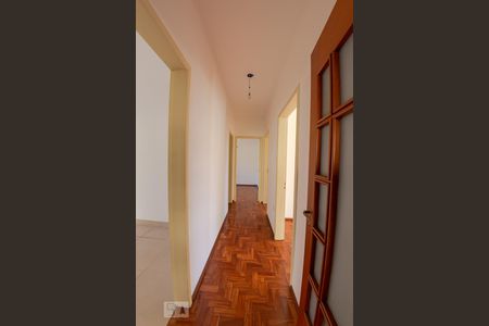 Corredor de casa para alugar com 4 quartos, 267m² em Três Figueiras, Porto Alegre