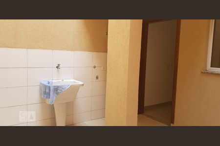 Casa de condomínio à venda com 61m², 2 quartos e 1 vagaÁrea de Serviço