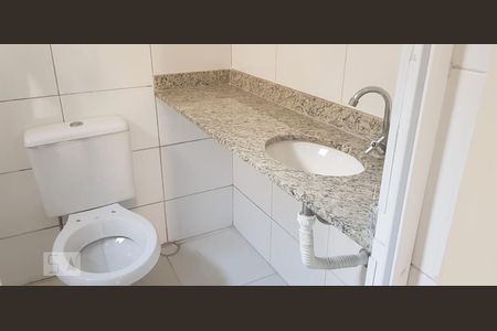 Casa de condomínio à venda com 61m², 2 quartos e 1 vagaBanheiro