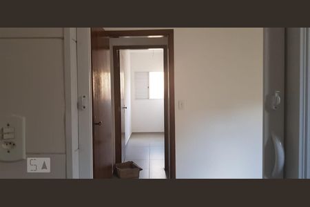 Casa de condomínio à venda com 61m², 2 quartos e 1 vagaCorredor
