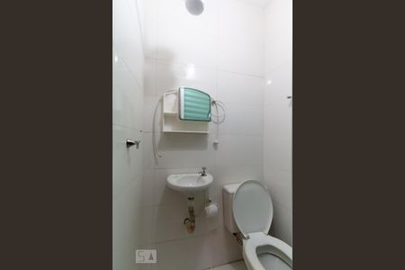 Casa para alugar com 280m², 3 quartos e 4 vagas Casa para alugar com 280m², 3 quartos e 4 vagasBanheiro de serviço