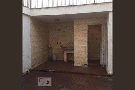 Casa à venda com 253m², 4 quartos e 5 vagas Casa à venda com 253m², 4 quartos e 5 vagasQuintal