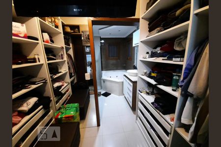 Casa à venda com 250m², 3 quartos e 3 vagas