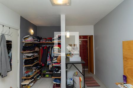 Apartamento à venda com 40m², 1 quarto e sem vaga Apartamento à venda com 40m², 1 quarto e sem vagaCloset