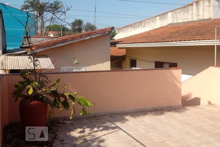 Casa à venda com 162m², 2 quartos e 1 vaga Casa à venda com 162m², 2 quartos e 1 vagaVaranda