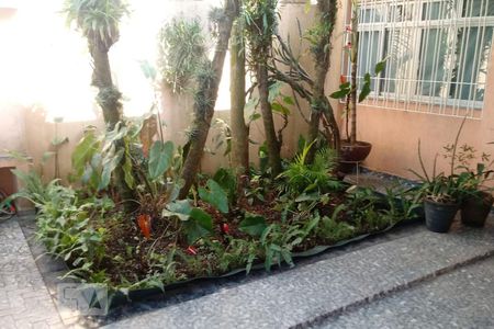 Casa à venda com 162m², 2 quartos e 1 vaga Casa à venda com 162m², 2 quartos e 1 vagaEntrada