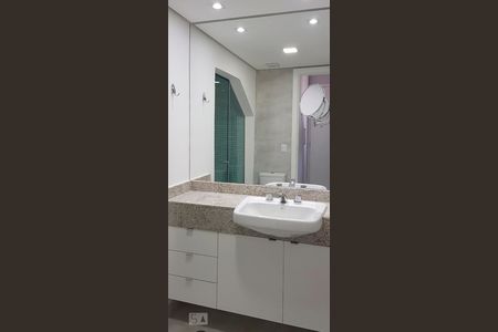 Apartamento à venda com 115m², 3 quartos e 2 vagas Apartamento à venda com 115m², 3 quartos e 2 vagasBANHEIRO