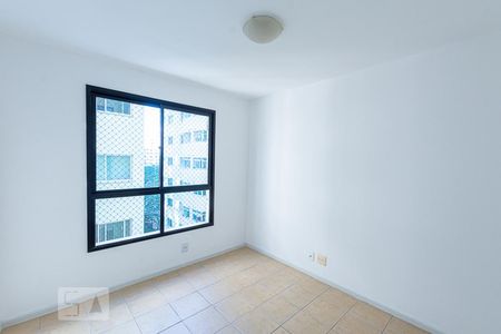 Quarto 1 de apartamento para alugar com 2 quartos, 60m² em Santa Rosa, Niterói