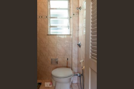 Apartamento para alugar com 75m², 2 quartos e sem vagaBanheiro de Serviço