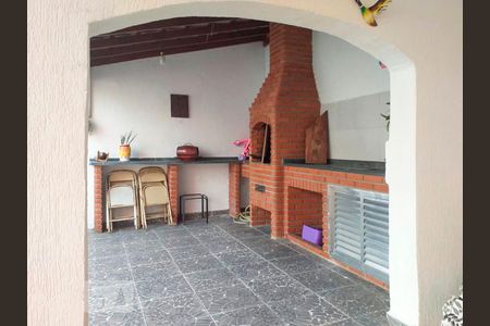 Casa para alugar com 270m², 4 quartos e 6 vagas Casa para alugar com 270m², 4 quartos e 6 vagasÁrea Externa - Churrasqueira