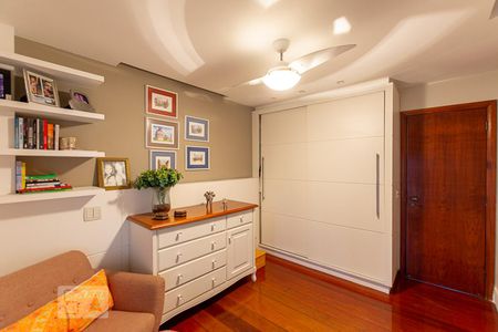 Apartamento à venda com 230m², 4 quartos e 2 vagas Apartamento à venda com 230m², 4 quartos e 2 vagasQuarto 3