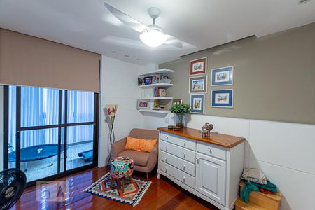 Apartamento à venda com 230m², 4 quartos e 2 vagas Apartamento à venda com 230m², 4 quartos e 2 vagasQuarto 3