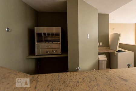 Apartamento à venda com 230m², 4 quartos e 2 vagas Apartamento à venda com 230m², 4 quartos e 2 vagasÁrea comum - Churrasqueira