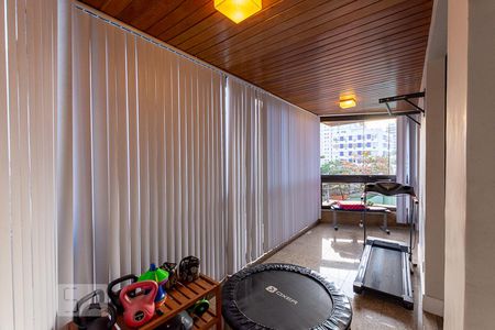 Apartamento à venda com 230m², 4 quartos e 2 vagas Apartamento à venda com 230m², 4 quartos e 2 vagasVaranda dos quartos