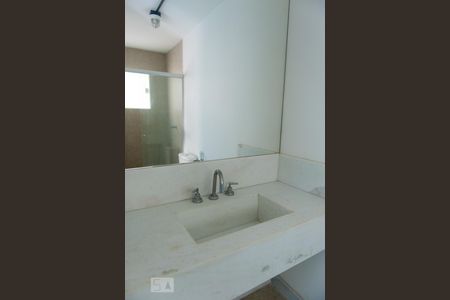 Casa à venda com 450m², 13 quartos e 2 vagas Casa à venda com 450m², 13 quartos e 2 vagasBanheiro Suite 5