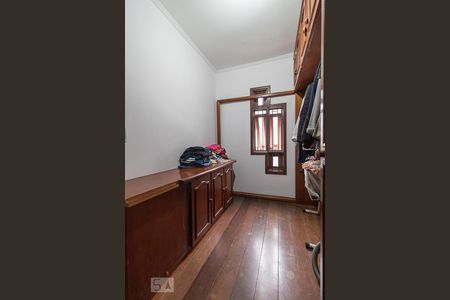 Casa à venda com 396m², 4 quartos e 4 vagasCloset