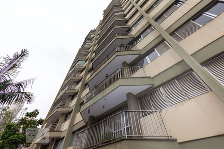 Apartamento à venda com 146m², 3 quartos e 2 vagas Apartamento à venda com 146m², 3 quartos e 2 vagasFachada