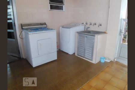 Casa para alugar com 360m², 3 quartos e 2 vagas Casa para alugar com 360m², 3 quartos e 2 vagasÁrea de Serviço