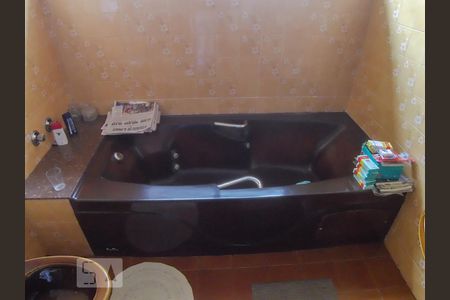 Casa para alugar com 360m², 3 quartos e 2 vagas Casa para alugar com 360m², 3 quartos e 2 vagasDetalhe do banheiro