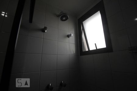 Chuveiro de apartamento para alugar com 1 quarto, 48m² em Vila Andrade, São Paulo