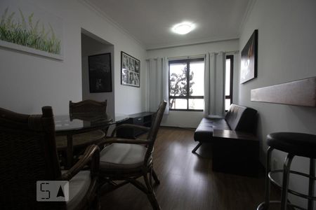 Sala de apartamento para alugar com 1 quarto, 48m² em Vila Andrade, São Paulo