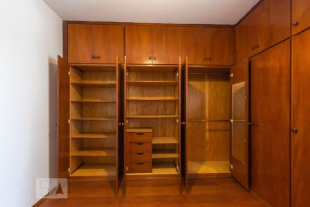 Quarto de apartamento para alugar com 1 quarto, 56m² em Centro, Campinas