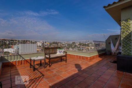 Apartamento à venda com 119m², 2 quartos e 1 vaga Apartamento à venda com 119m², 2 quartos e 1 vagaTerraço