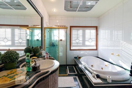 Casa à venda com 450m², 3 quartos e 5 vagasBanheiro quarto 1 suíte