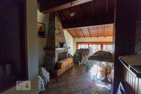 Casa à venda com 450m², 3 quartos e 5 vagasSótão - lareira