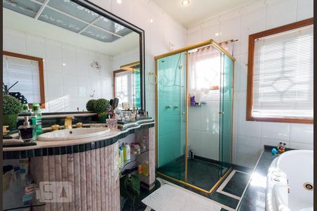 Casa à venda com 450m², 3 quartos e 5 vagasBanheiro quarto 1 suíte