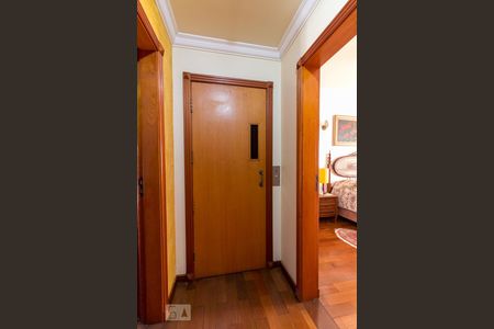 Casa à venda com 450m², 3 quartos e 5 vagasElevador de acesso aos andares