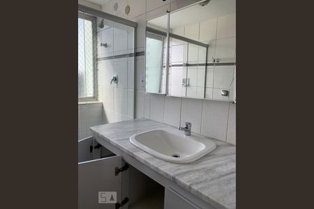 Banheiro de apartamento para alugar com 3 quartos, 165m² em Boaçava, São Paulo