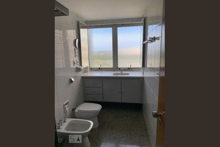 Banheiro de apartamento para alugar com 3 quartos, 165m² em Boaçava, São Paulo
