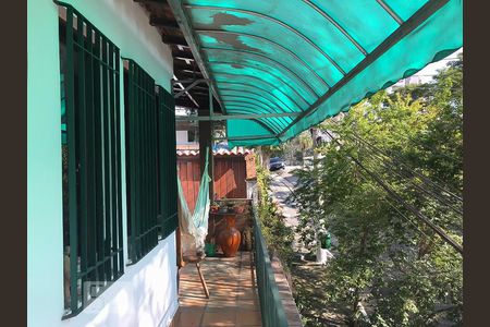 Casa à venda com 223m², 4 quartos e 2 vagasVaranda