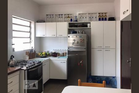 Casa à venda com 223m², 4 quartos e 2 vagasCozinha