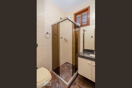 Casa à venda com 380m², 4 quartos e 4 vagasBanheiro Social