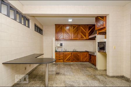 Casa à venda com 380m², 4 quartos e 4 vagasCozinha