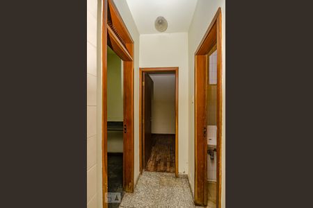 Casa à venda com 380m², 4 quartos e 4 vagasCorredor