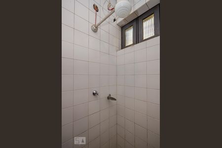 Casa à venda com 380m², 4 quartos e 4 vagasBanheiro de Serviço