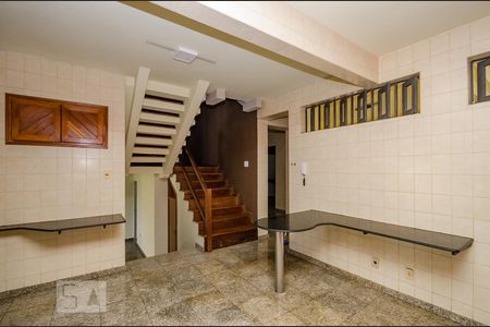 Casa à venda com 380m², 4 quartos e 4 vagasCozinha