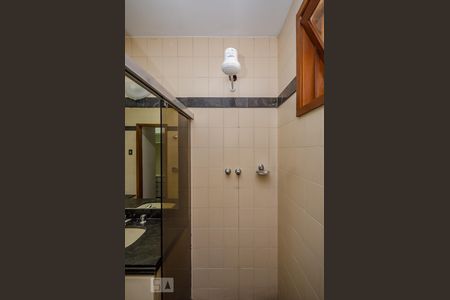 Casa à venda com 380m², 4 quartos e 4 vagasBanheiro Suíte master